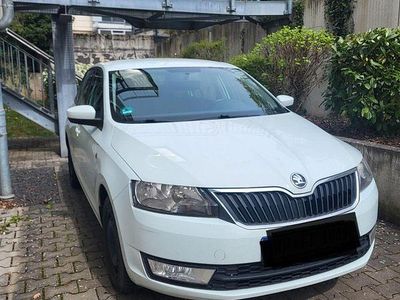 Gebraucht Skoda Rapid Ambition 90 PS (66 kW) 2015 Weiß Kleinwagen