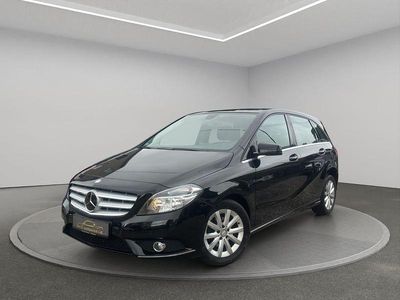 Gebraucht Mercedes B180 122 PS (89 kW) 2013 Schwarz Van / Kleinbus