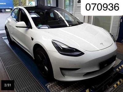 Weiß Gebraucht 2021 Tesla Model 3 Standard Range Limousine | 24.450 € (Guter Preis)