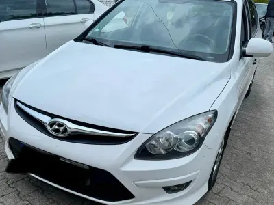 Używany Hyundai i30 120 KM (88 kW) 2013 Biały Kombi