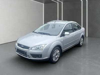 Gebraucht Ford Focus Ghia 116 PS (85 kW) 2006 Grau Limousine