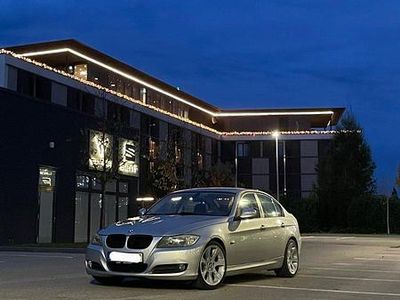 Usata BMW 318 143 CV (105 kW) 2009 Argento Berlina
