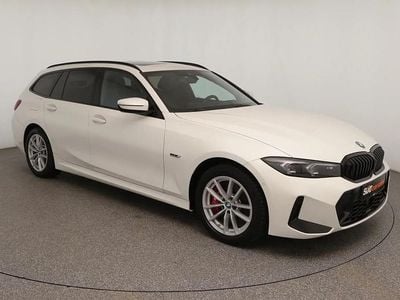 Gebraucht BMW 330e M Sport 292 PS (214 kW) 2023 Weiß Kombi