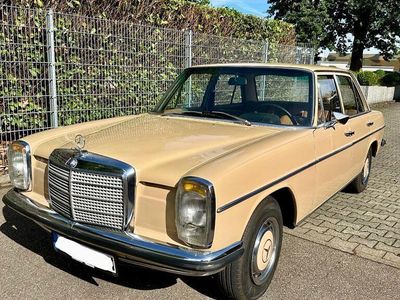 Second-hand Mercedes 230 120 CP (88 kW) 1973 Bej Berlinǎ