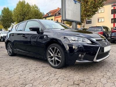 Lexus CT200h