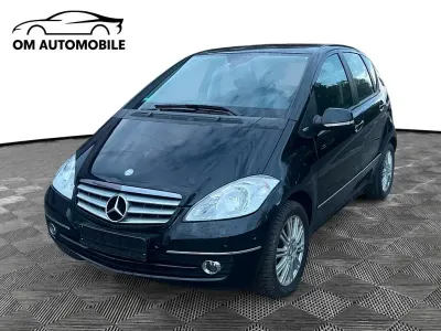 Gebraucht Mercedes A180 109 PS (80 kW) 2011 Schwarz Kleinwagen