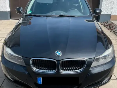 Gebraucht BMW 320 Sport Line 184 PS (135 kW) 2011 Schwarz Kombi