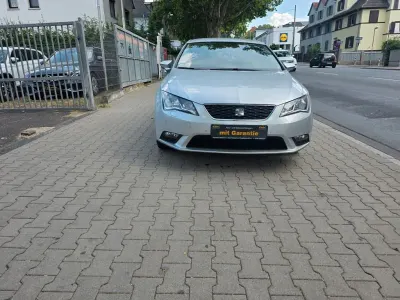 Gebraucht Seat Leon Style 110 PS (80 kW) 2015 Eissilber/estrella silver Limousine