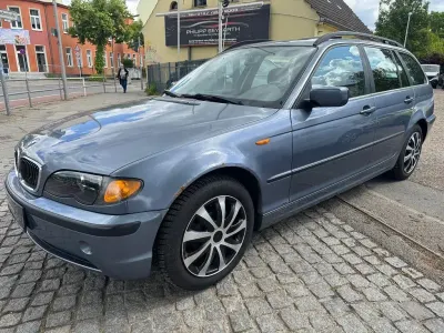 Gebraucht BMW 325 Sport Line 192 PS (141 kW) 2002 Blau Limousine