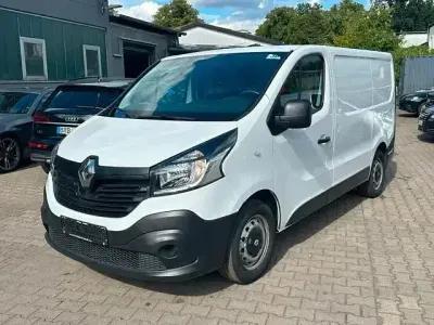 Gebraucht Renault Trafic Komfort 95 PS (69 kW) 2016 Weiß Van / Kleinbus