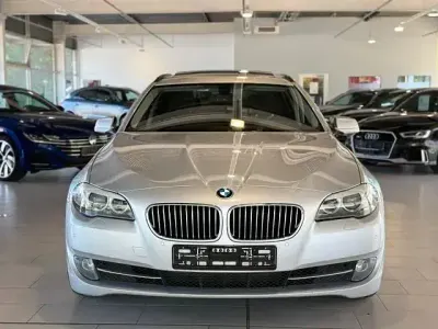 Gebraucht BMW 520 Sport Line 184 PS (135 kW) 2012 Silber Kombi