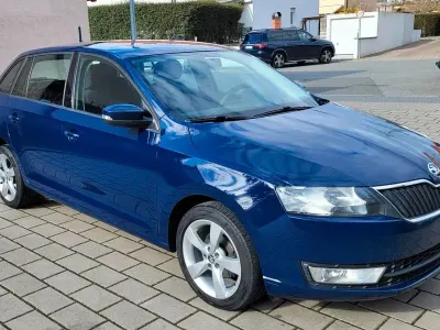 Usata Skoda Rapid Active 90 CV (66 kW) 2015 Blu Utilitaria