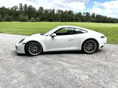 Porsche 911 Carrera GTS