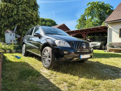 Gebraucht Mercedes ML320 224 PS (164 kW) 2005 Schwarz SUV