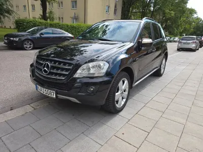 Gebraucht Mercedes ML300 190 PS (139 kW) 2010 Schwarz SUV