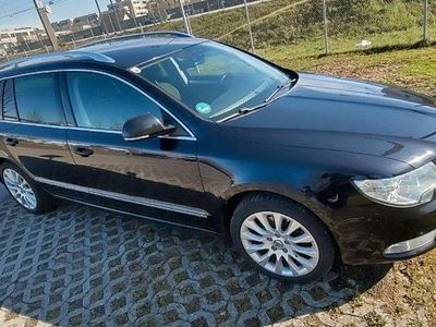 Gebraucht Skoda Superb 140 PS (102 kW) 2012 Schwarz Kombi