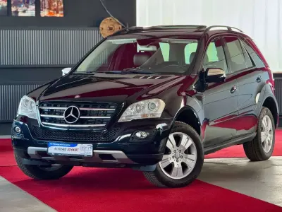 Gebraucht Mercedes ML350 231 PS (169 kW) 2010 Obsidianschwarz SUV