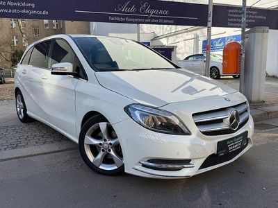 Usata Mercedes B200 136 CV (100 kW) 2012 Bianco Monovolume