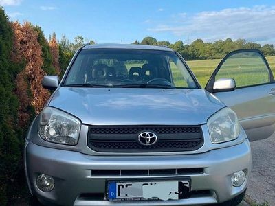Usata Toyota RAV4 150 CV (110 kW) 2004 Argento SUV