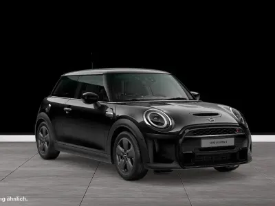 Gebraucht Mini Cooper S Hatch 178 PS (130 kW) 2023 Midnight black Kleinwagen