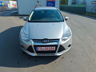 Usata Ford Focus Trend 105 CV (77 kW) 2014 Argento Station wagon