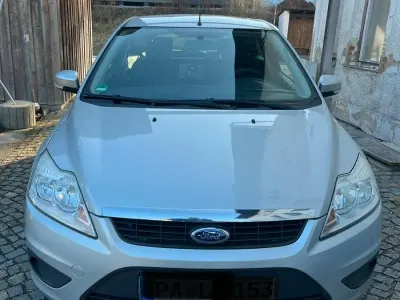 Begagnad Ford Focus 80 HK (58 kW) 2008 Silver Sedan