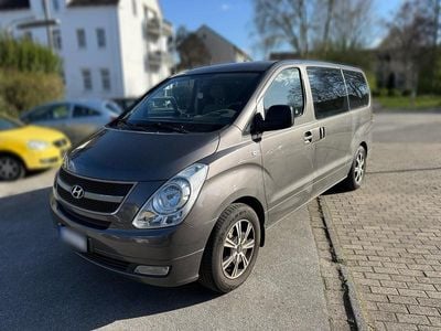 Gebraucht Hyundai H-1 136 PS (100 kW) 2011 Grau Van / Kleinbus