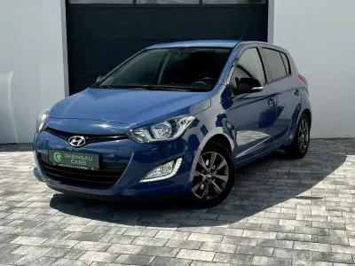 Gebraucht Hyundai i20 Classic 101 PS (74 kW) 2014 Blau Kleinwagen