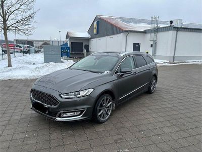 Grau Gebraucht 2017 Ford Mondeo Vignale Limousine | 12.000 € (Etwas zu teuer)