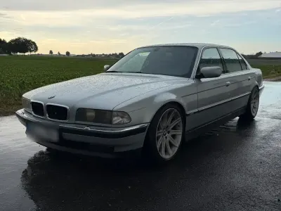Gebraucht BMW 750L 326 PS (239 kW) 1997 Silber Limousine