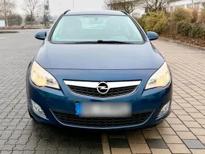 Gebraucht Opel Astra 125 PS (91 kW) 2011 Kombi