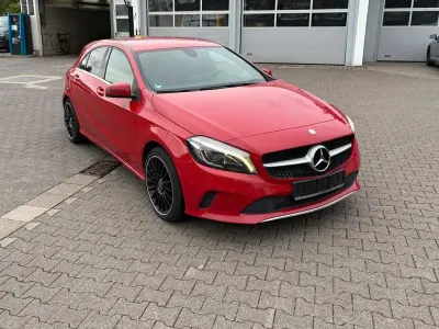 Gebraucht Mercedes A160 102 PS (75 kW) 2016 Rot Kleinwagen