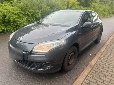 Gebraucht Renault Mégane III 100 PS (73 kW) 2012 Grau Limousine