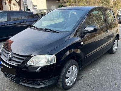 Gebraucht VW Fox 54 PS (39 kW) 2008 Schwarz Kleinwagen