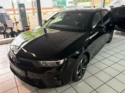 Gebraucht Opel Astra 131 PS (96 kW) 2024 Schwarz Kleinwagen