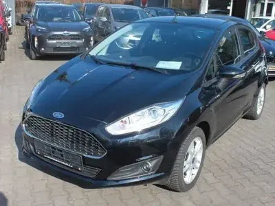 Gebraucht Ford Fiesta Celebration 80 PS (58 kW) 2017 Schwarz Kleinwagen