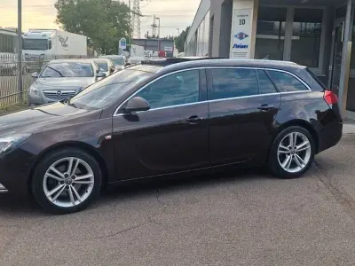 Gebraucht Opel Insignia Active 220 PS (161 kW) 2013 Braun Kombi