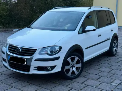 Gebraucht VW Touran 140 PS (102 kW) 2009 Weiß Van / Kleinbus