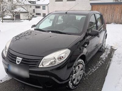 Schwarz Gebraucht 2012 Dacia Sandero Limousine | 2.500 € (Fairer Preis)