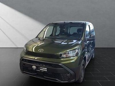 Neu Toyota Proace Verso City 110 PS (80 kW) 2026 Grün Kombi