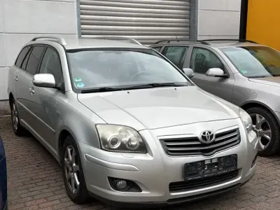 Gebraucht Toyota Avensis 176 PS (129 kW) 2006 Andere farben Kombi