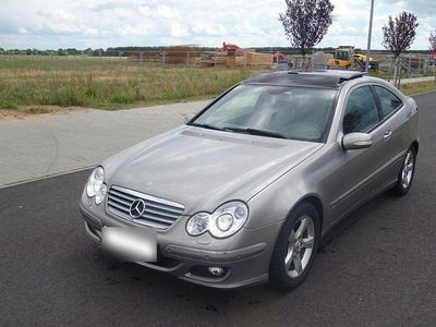 Gebraucht Mercedes C180 143 PS (105 kW) 2005 Braun Coupé