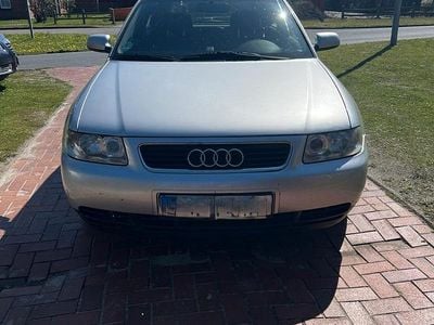 Usata Audi A3 Ambiente 102 CV (75 kW) 2001 Argento Utilitaria