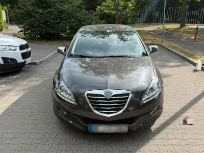 Gebraucht Lancia Delta 120 PS (88 kW) 2012 Grau Kleinwagen