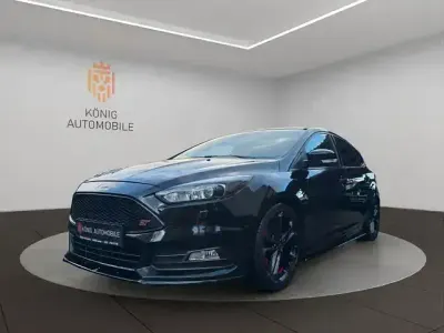 Używany Ford Focus ST 250 KM (183 kW) 2018 Czarny Sedan/Limuzyna