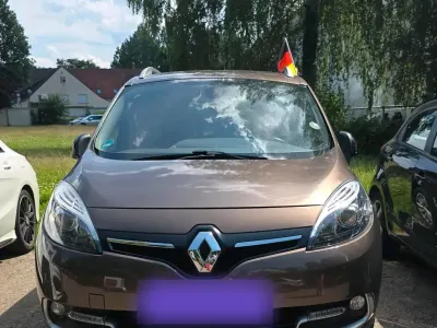 Gebraucht Renault Mégane 110 PS (80 kW) 2015 Braun Van / Kleinbus