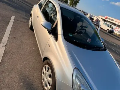 Używany Opel Corsa 75 KM (55 kW) 2010 Szary Hatchback