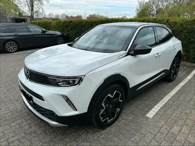 Begagnad Opel Mokka-e Ultimate 100 kW (136 HK) 2023 Vit SUV