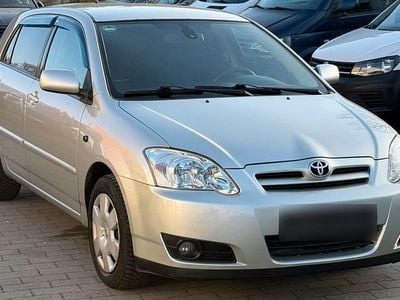 Usado Toyota Corolla 90 HP (66 kW) 2004 Cinzento Sedan