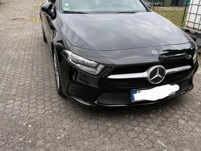 Second-hand Mercedes A180 116 CP (85 kW) 2019 Negru Berlinǎ
